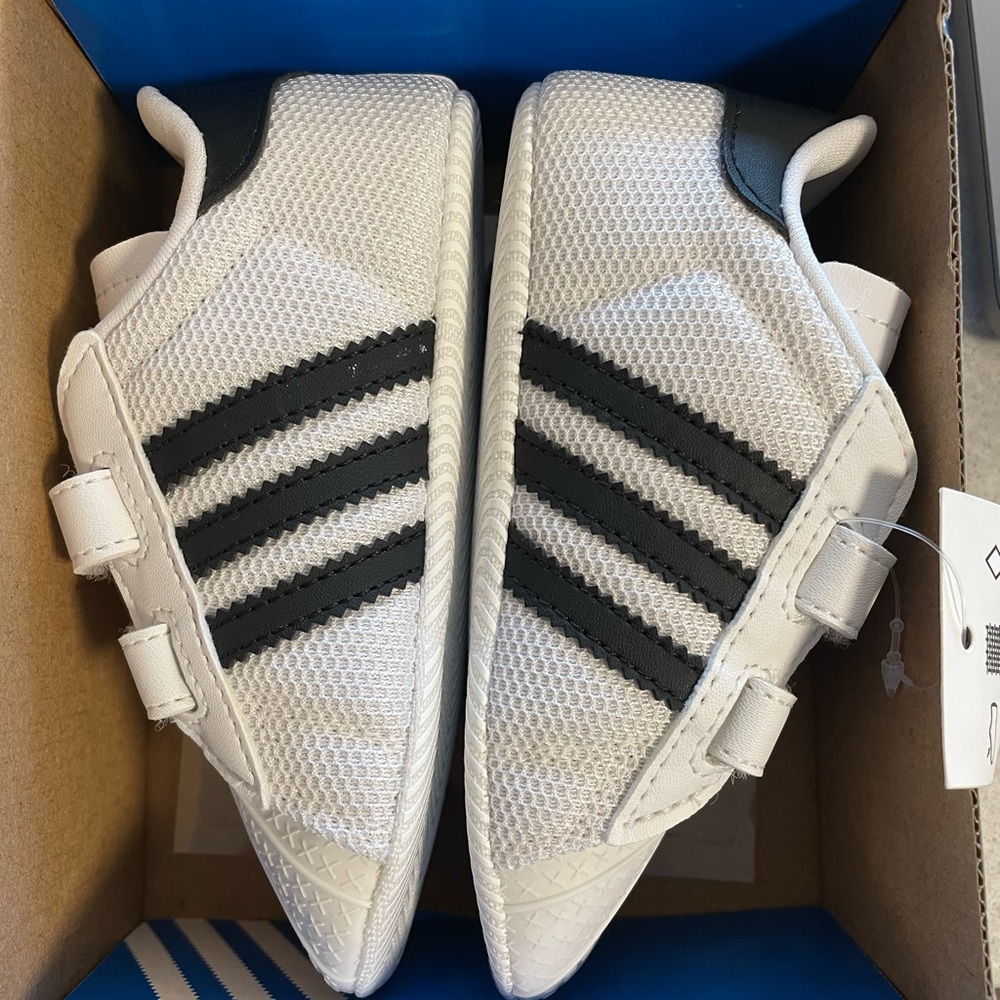 Adidas superstar crib sneaker baby NWT